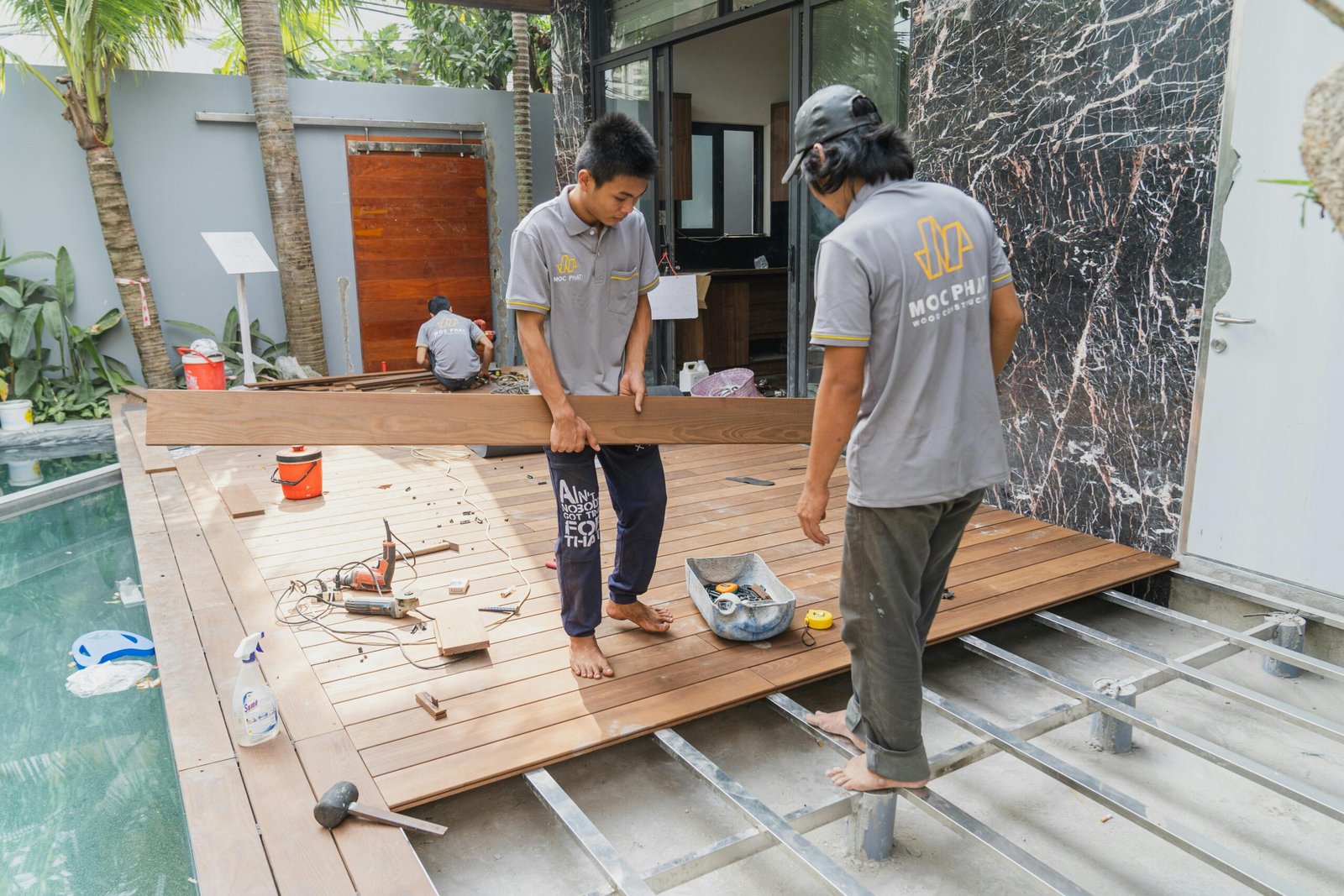 7 Smart Deck Installation Tips That Instantly Upgrade Your Outdoor Living Space